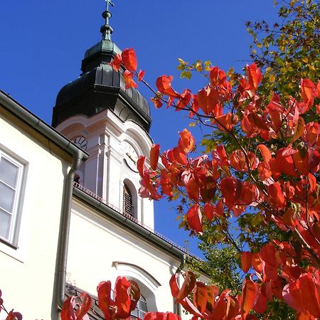 Haus Der Begegnung Heilig Geist Hotel Burghausen Luaran gambar