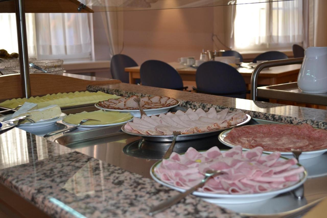 Haus Der Begegnung Heilig Geist Hotel Burghausen Luaran gambar