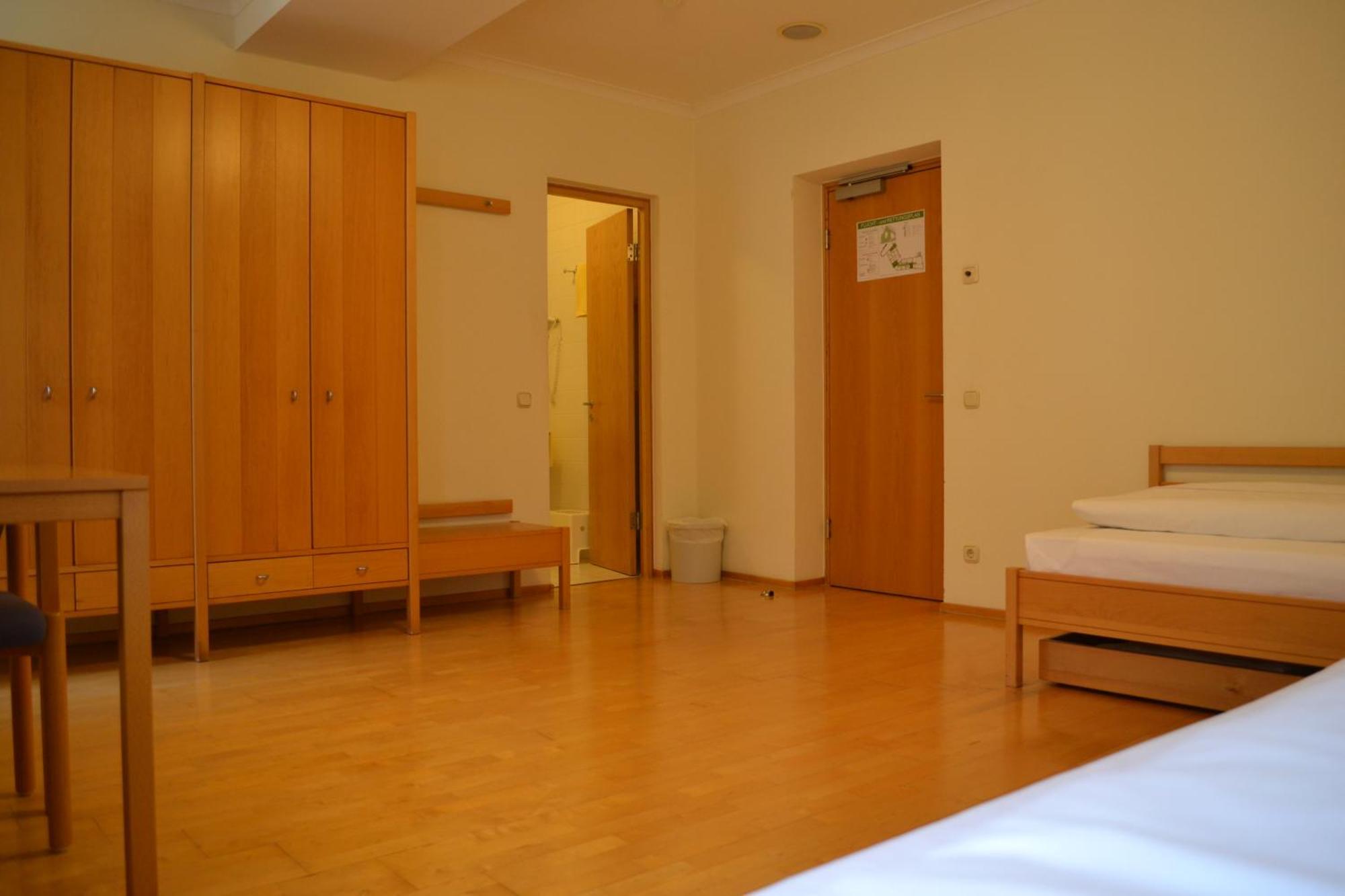 Haus Der Begegnung Heilig Geist Hotel Burghausen Luaran gambar
