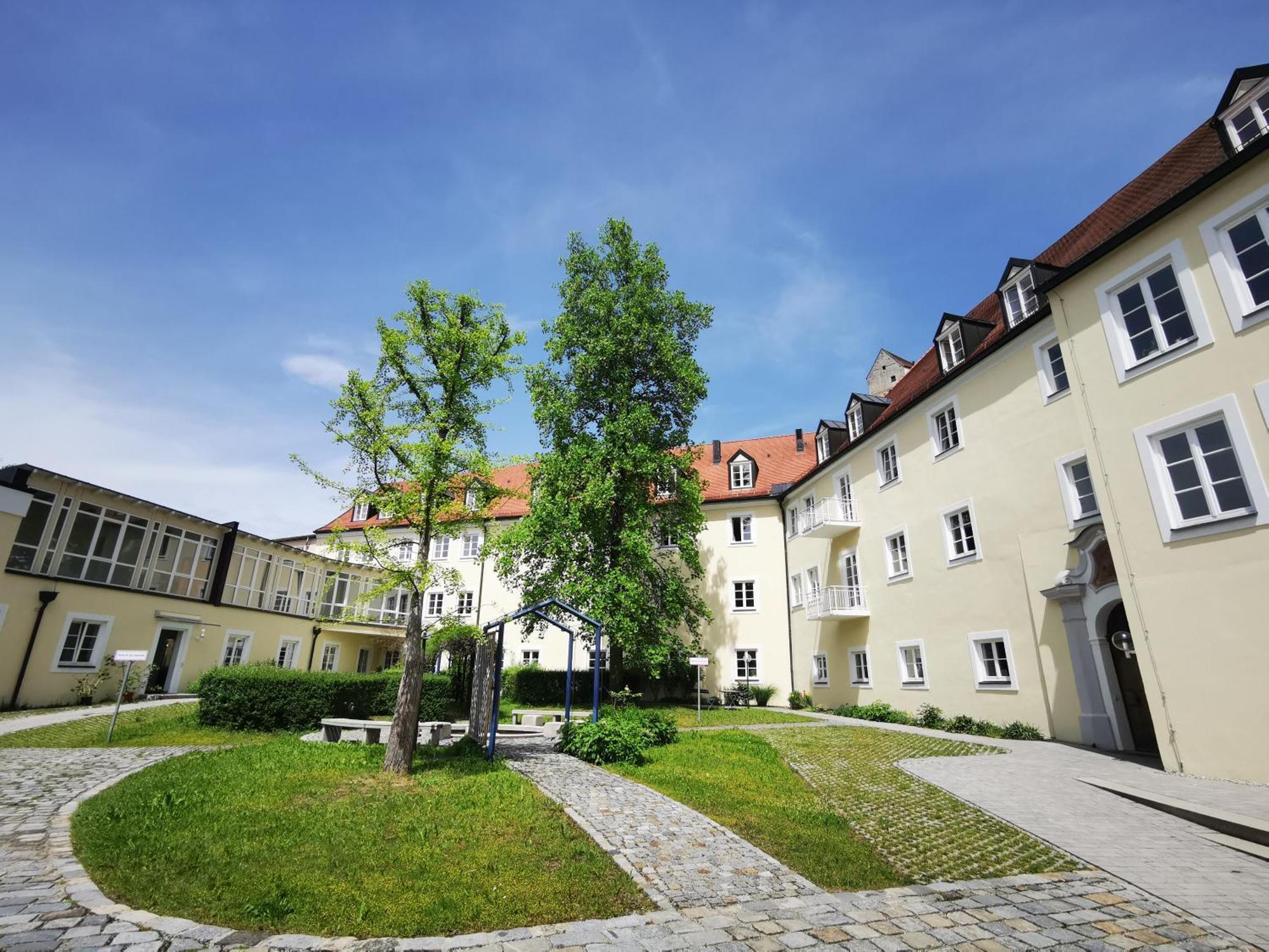 Haus Der Begegnung Heilig Geist Hotel Burghausen Luaran gambar