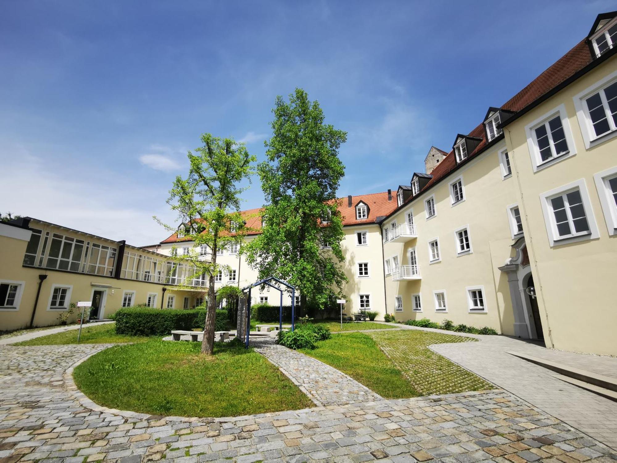 Haus Der Begegnung Heilig Geist Hotel Burghausen Luaran gambar