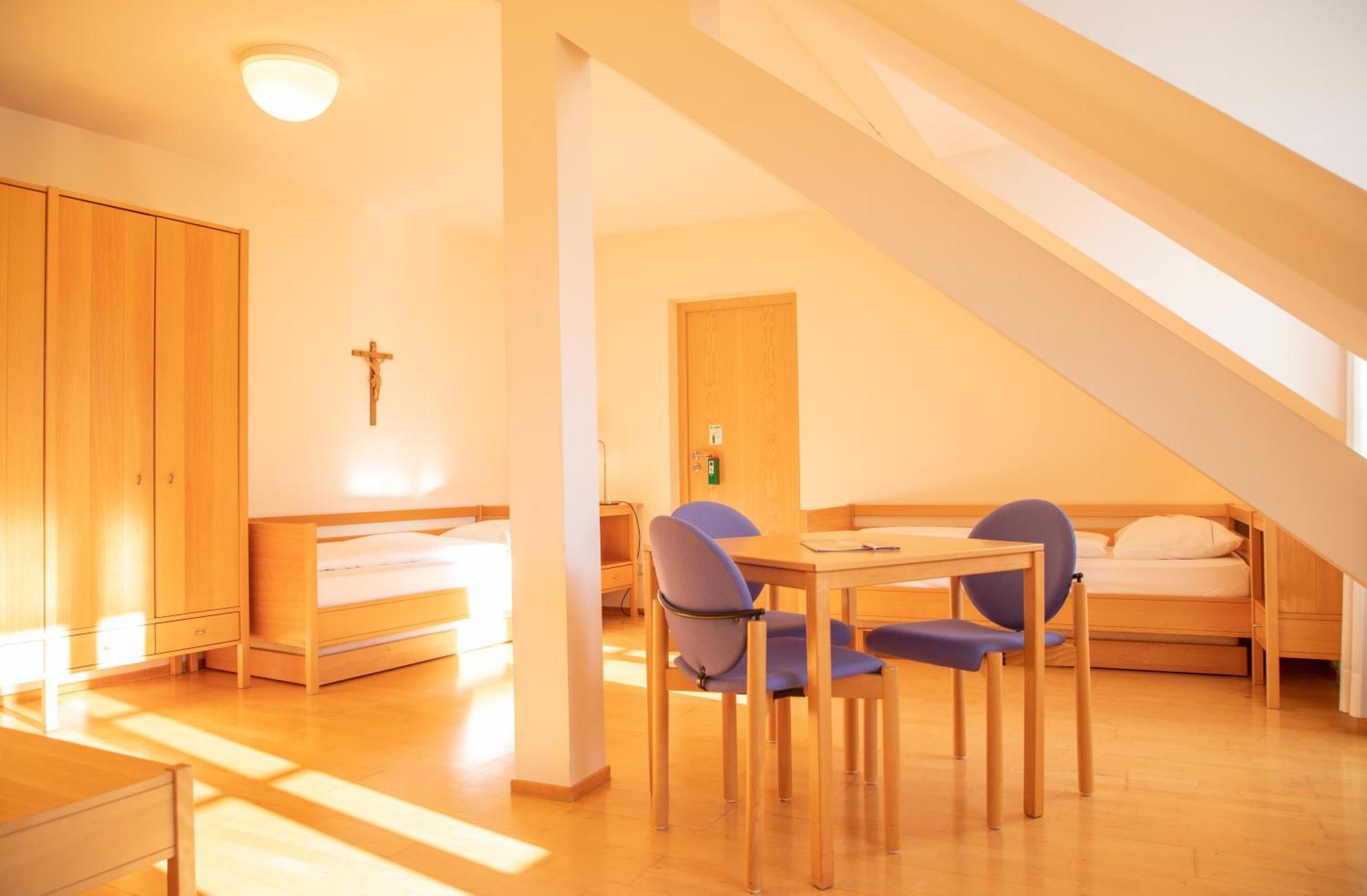 Haus Der Begegnung Heilig Geist Hotel Burghausen Luaran gambar